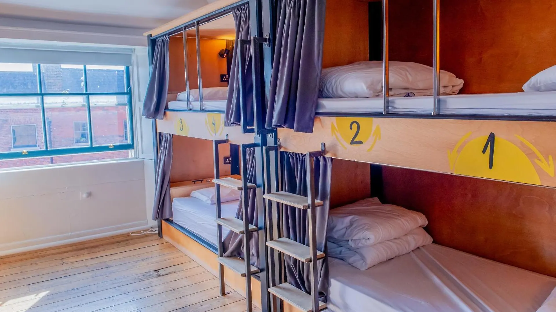 Leevin Hostel George Dublin Ireland